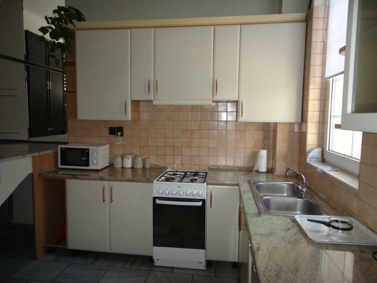 Liliom Apartamento Szeged Exterior foto